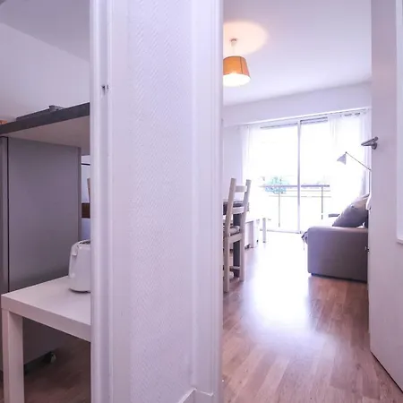 Madras Furnished Flat * אנטיב