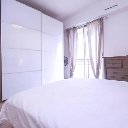 Madras Furnished Flat * אנטיב